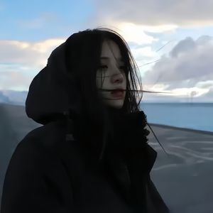 插入美女老师的穴
